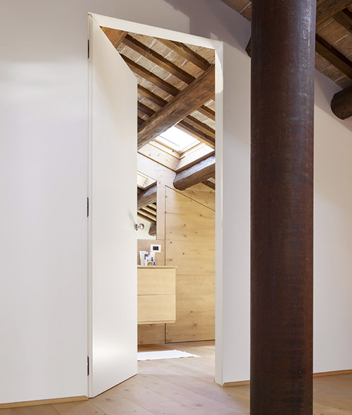 Rahmenlose Türen von ECLISSE - Innentüren ohne Zargen für modernes Design